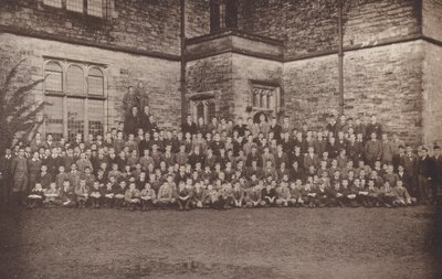 Sedbergh: Skupina chlapců (černobílá fotografie) od English Photographer