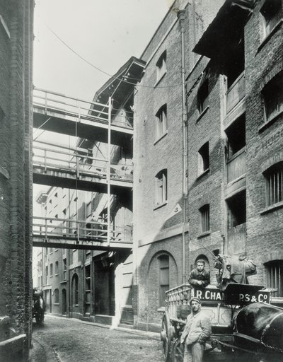 Shad Thames, Londýn, 1890 od English Photographer