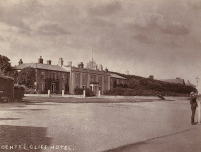 Southwold: Centre Cliff Hotel (černobílá fotografie) od English Photographer