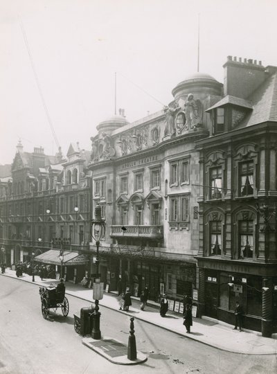 Divadlo Apollo a Lyric Theatre, 1907 od English Photographer