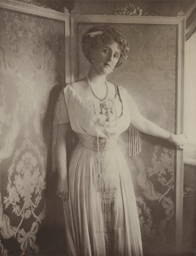 Baronka von Eckardstein (čb fotografie) od English Photographer