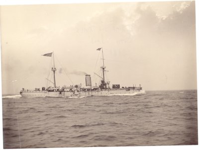 "Chih Yuan" na moři, c.1886 od English Photographer
