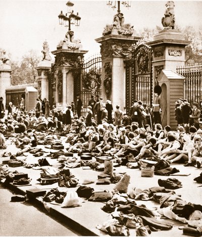 Jubilejní svátek dětí, 1935 od English Photographer