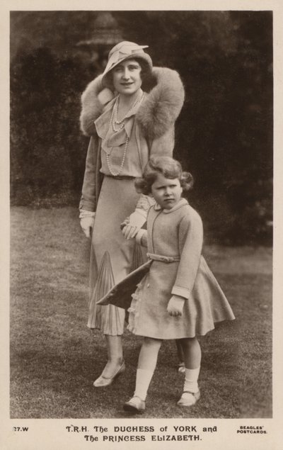 Vévodkyně z Yorku a princezna Alžběta (čb fotografie) od English Photographer