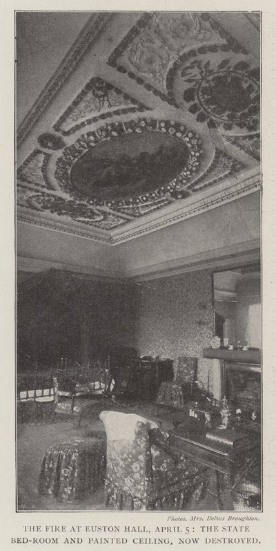 Požár v Euston Hall, 5. dubna, státní ložnice a malovaný strop, nyní zničeny od English Photographer