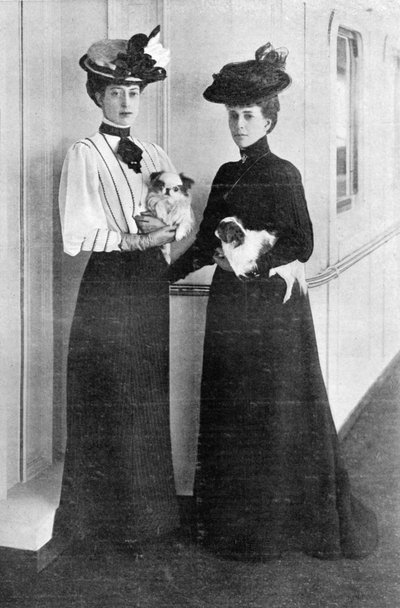Nejnovější portréty Jejího Veličenstva a princezny Viktorie z Walesu, přední strana The Graphic, 27. října 1906 od English Photographer