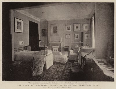 Pokoj na zámku Hawarden, ve kterém zemřel pan Gladstone od English Photographer