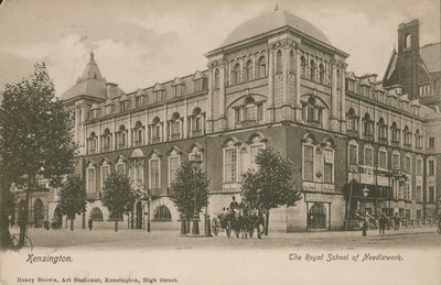 Royal School of Needlework, Kensington, Londýn od English Photographer