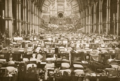 Spací sál, Alexandra Palace, ilustrace z knihy Němečtí vězni ve Velké Británii (fotogravura) od English Photographer