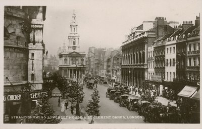 Strand, ukazující Somerset House a St Clement Danes, Londýn od English Photographer