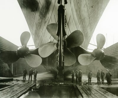 Vrtule Titanics v Thompson Graving Dock of Harland und Wolff, Belfast, Irsko, 1910-11 od English Photographer