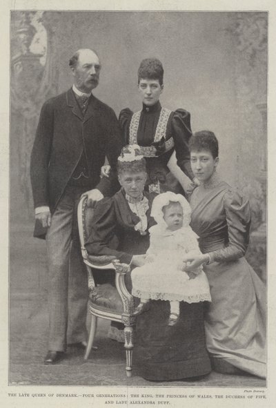 Zesnulá královna Dánska, čtyři generace, král, princezna z Walesu, vévodkyně z Fife a lady Alexandra Duff od English Photographer