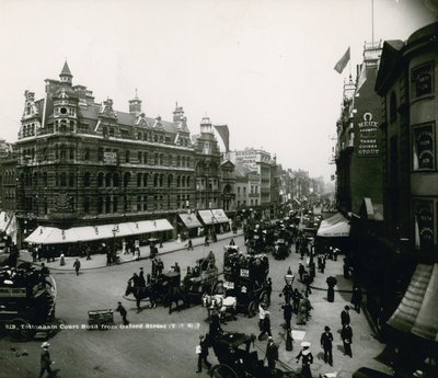 Tottenham Court Road z Oxford Street, Londýn od English Photographer
