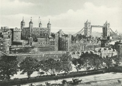 Tower of London a Tower Bridge od English Photographer