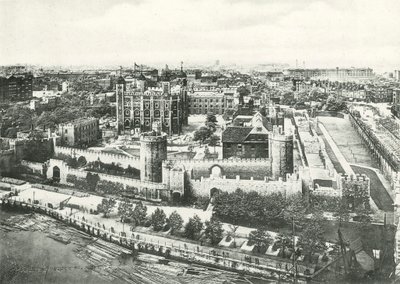 Tower of London z Tower Bridge od English Photographer