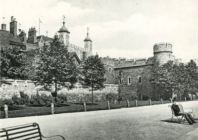 Tower of London z Wharf od English Photographer
