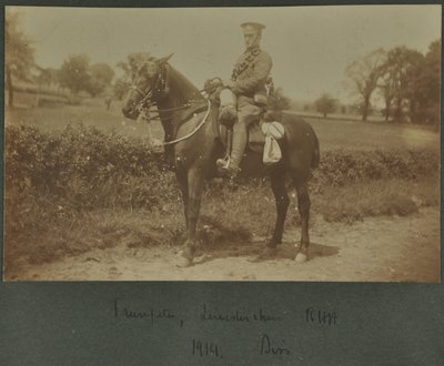 Trumpetista z Leicestershire Royal Horse Artillery ve výcvikovém táboře v Diss, 1914 od English Photographer