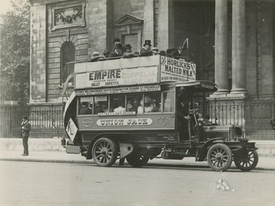 Union Jack Omnibus od English Photographer