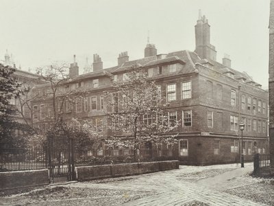Pohled na Clifford Inn, City of London, 1885 od English Photographer