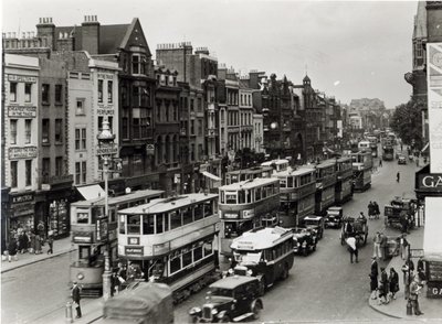 Whitechapel High Street, Londýn, kolem roku 1930 od English Photographer