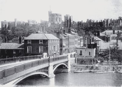 Hrad Windsor z mostu (černobílá fotografie) od English Photographer