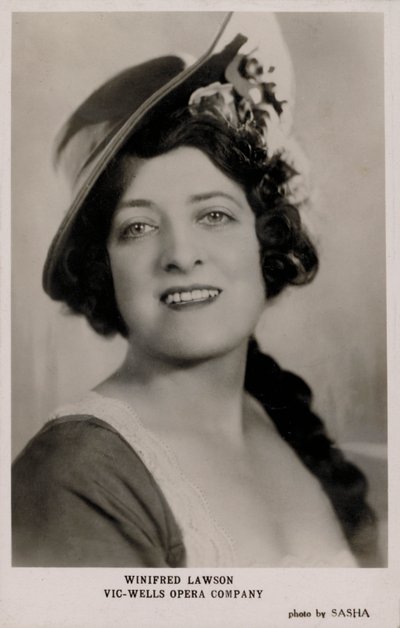Winifred Lawson, Vic-Wells Opera Company (č/b foto) od English Photographer