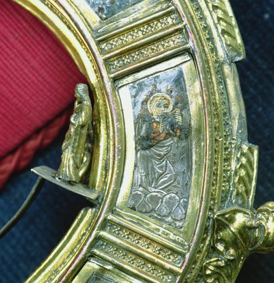 Anděl hrající na trumf, detail z crozier Williama z Wykehamu (asi 1320-1404) (stříbrný pozlacený a champleve smalt) (viz 205100-32) od English School