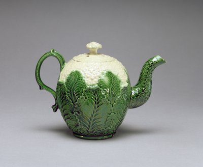 Květáková konvice, z Burlemu, Staffordshire, kolem 1759-66 (olověná glazovaná krémová kamenina, litá) od English School