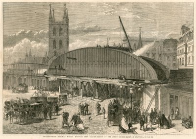 Práce na Charing Cross Railway: monstrózní železný trámový most na nádraží London Bridge od English School