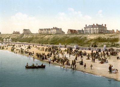 Útesy a pláž, Clacton-on-sea (ručně kolorovaná fotografie) od English School