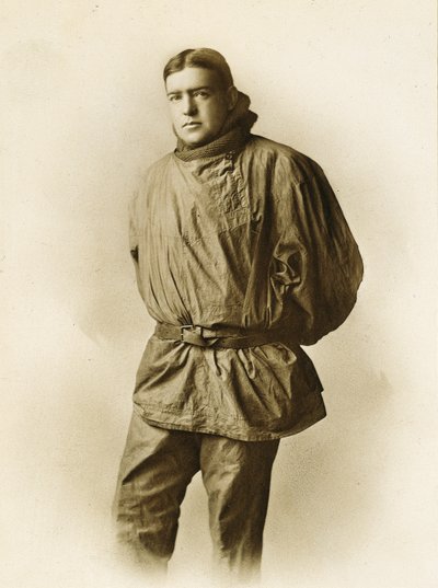 Ernest Shackleton (černobílá fotografie) od English School