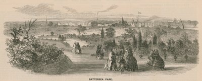 Celkový pohled na lidi, kteří jdou v parku Battersea od English School