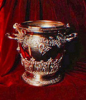 Ledová mísa s erbem 1. hraběte z Bristolu od Rolla, 1715-20 (stříbro) od English School