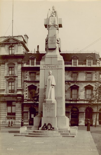 Památník Edith Cavell, od English School