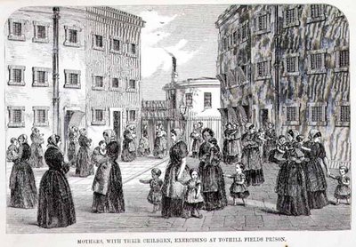 Matky se svými dětmi cvičí ve věznici Tothill Fields z „The Criminal Prisons of London and Scenes of Prison Life“ od Henryho Mayhewa (1812-87) a Johna Binnyho od English School