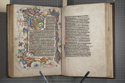 Žaltář s kalendářem použití Sarum, Fol 72 verso fol 73 recto, cca 1425-75 (inkoust, barva a zlato na pergamenu) od English School