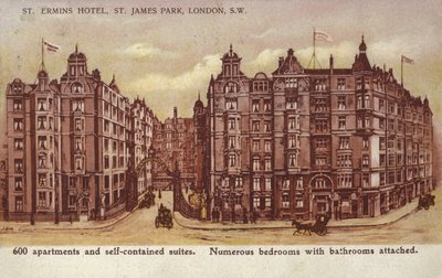 St Ermins Hotel, St James Park, Londýn, Jihozápad od English School