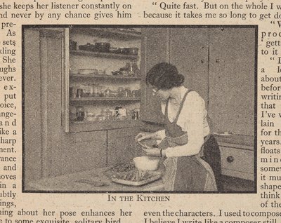 Sylvia v kuchyni na 113 Inverness Terrace, v Louise Morganové „Sylvia Townsend Warner: Spisovatelka, která nedodržuje žádné z pravidel“, Everyman New Series 4 od English School