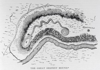 The Great Serpent Mound, near Locust Grove, Ohio, 2. století př. n. l., z knihy "Narrative and Critical History of America", vydané v roce 1889. od English School