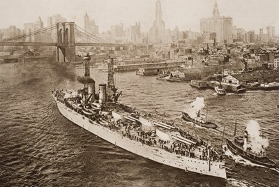 Bitevní loď Spojených států, Texas, Vyplouvání z New York Harbour, ilustrace z „Nástin historie“ od H.G. Wellse, svazek II, vydané v roce 1920 od English School