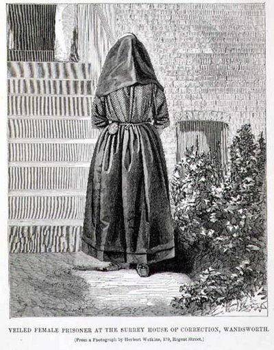 Zahalená vězeňkyně v nápravném zařízení Surrey House of Correction, Wandsworth, z knihy "The Criminal Prisons of London and Scenes of Prison Life" od Henryho Mayhewa (1812-87) a Johna Binnyho od English School