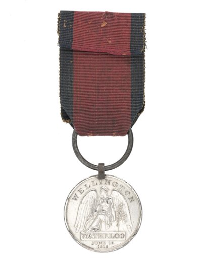 Waterloo Medal, jedna ze dvou medailí udělených chirurgovi Williamu Jonesovi od English School