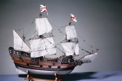 Model Mayflower z roku 1620 (dřevo) v měřítku 1:60 (viz také 3220) od English School English School