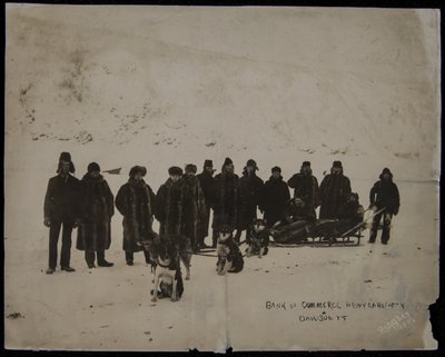 Novoroční večírek Canadian Bank of Commerce, Dawson, Y.T., fotograf, Hegg & Co., nedatováno (černobílá fotografie) od Eric A. Hegg