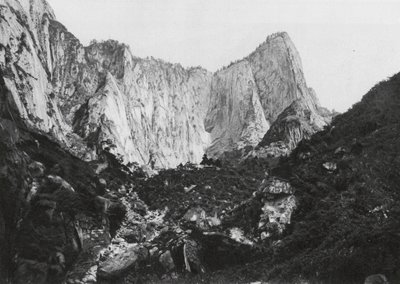 Hua shan, Shensi, válec hory 5 vrcholů, střední a západní vrchol (čb foto) od Ernst Boerschmann