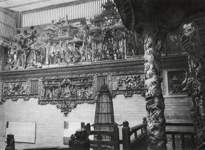 Kuangčou, Kuangtung, Kanton, Chrám boha medicíny, reliéfy na hlavním nádvoří (čb fotografie) od Ernst Boerschmann