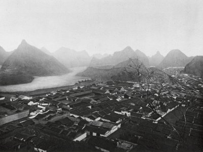 Kueilinfu, Kuangsi, Kueilin, hlavní město provincie, Pohled na severozápad (čb fotografie) od Ernst Boerschmann