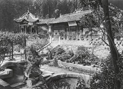 Miao tai tze, Shensi, Klášterní zahrada (čb fotografie) od Ernst Boerschmann