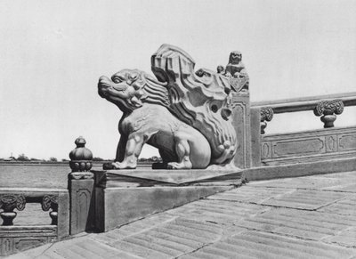 Peking, Wan-šou-šan, Čchihli, Konec mostu v Letním paláci (čb fotografie) od Ernst Boerschmann