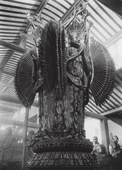 Suchou, Kieh tung sze, Kiangsu, Tisíciruký Kuan-jin čtyř hlavních bodů v klášteře Kieh tung (čb fotografie) od Ernst Boerschmann